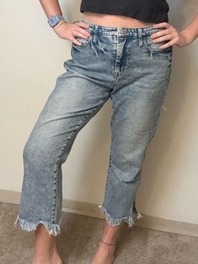 Wild Fable Cropped Fringe Hem Zipper Women's Jeans - Light Wash Blue